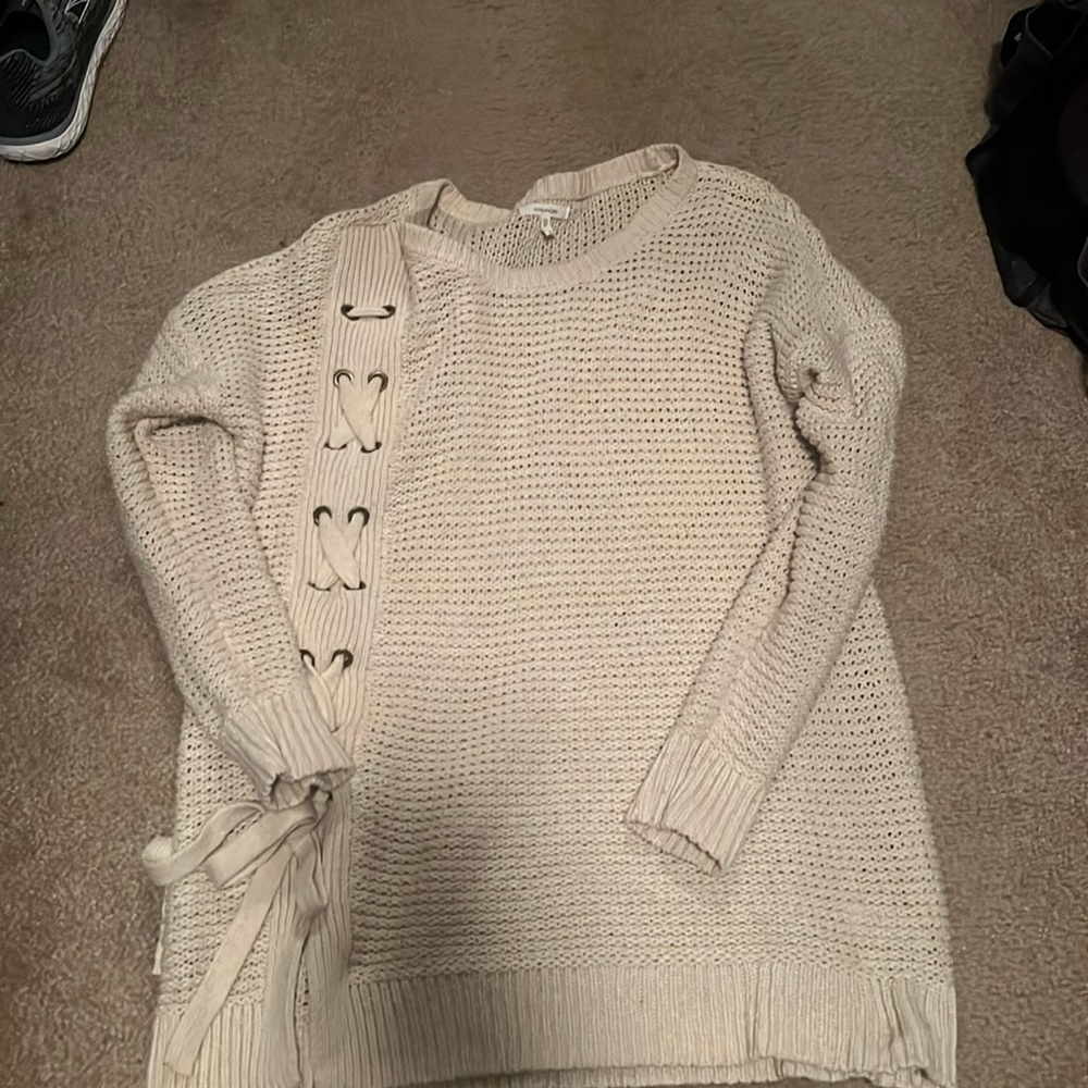 Maurices size large tie up sweater